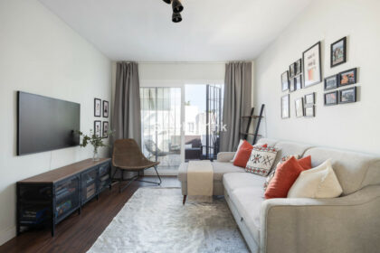 a6ea8c040e9a20275c70be18a4711657 - 12