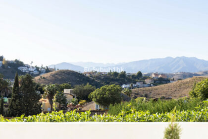 a6ea8c040e9a20275c70be18a4711657 - 28