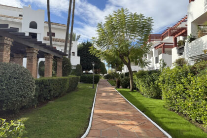 a80d6d01adbedca3306110e0a2f9a236 - 1