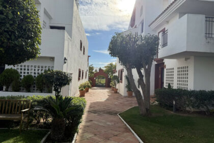 a80d6d01adbedca3306110e0a2f9a236 - 25