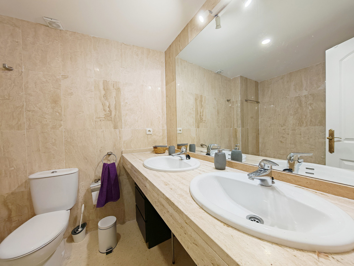 a9462e0a160de897926ec6e5f25b2f37 - 12