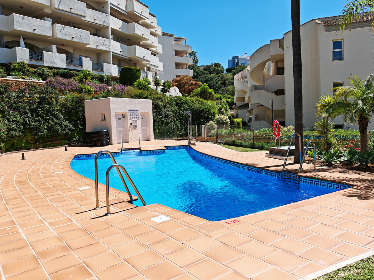 a9462e0a160de897926ec6e5f25b2f37 - 19