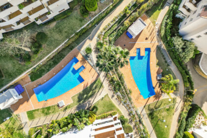 a9462e0a160de897926ec6e5f25b2f37 - 20