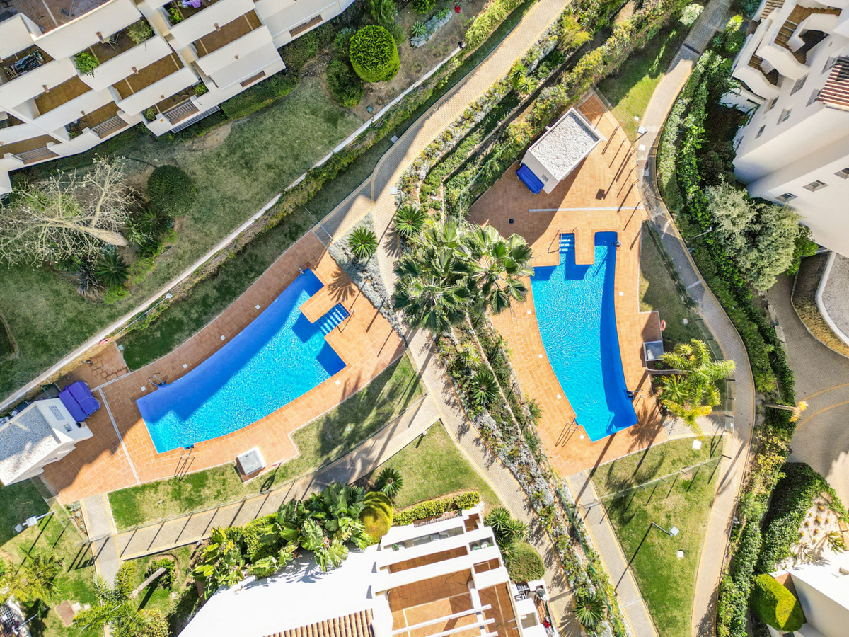 a9462e0a160de897926ec6e5f25b2f37 - 20