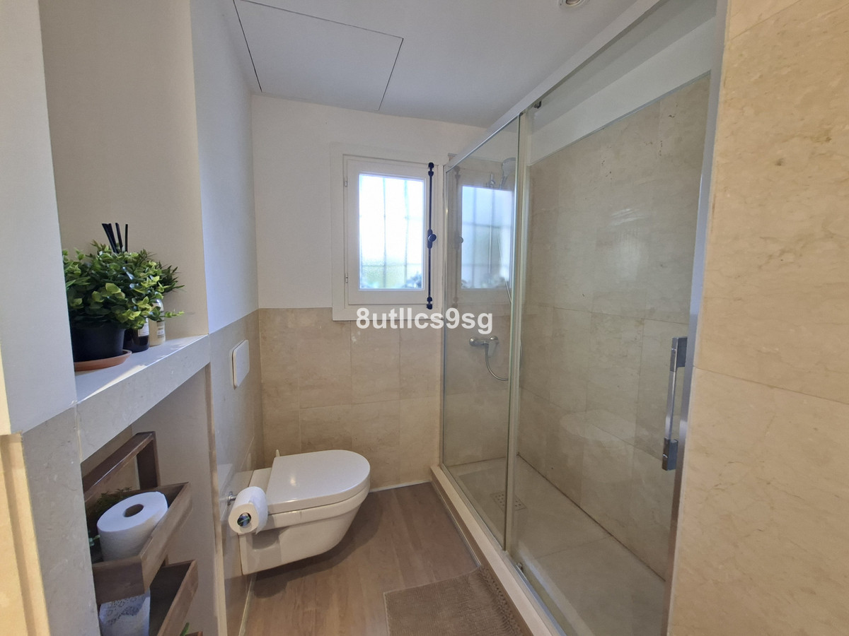 a9e170fa75d46dedffebca45ec2e2e0e - 33