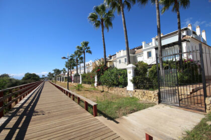 aa6f3628d51ac6f0b504f3e405b9b726 - 57