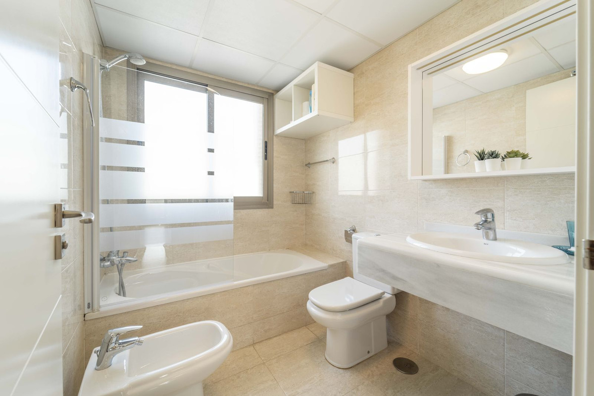 aaab17e53c91a8e1bbe725738da8d803 - 18