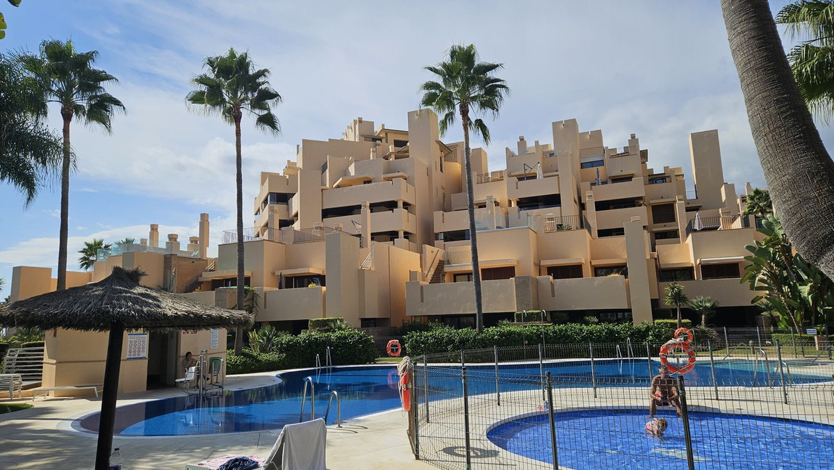 aafe6628320136bf1ab8dee46a4d6c1f - 20