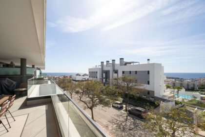 ab7858337054170ebebade6706ed9e4f - 1