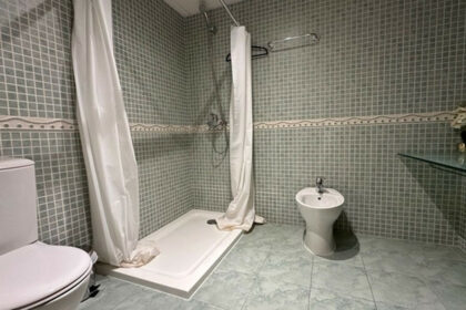 ae005308fad298afde948e5fe2a9b3e2 - 18