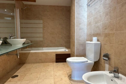 ae005308fad298afde948e5fe2a9b3e2 - 24