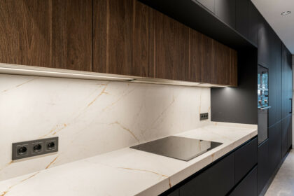 ae2e437b51b44167d4f74c324299326d - 10