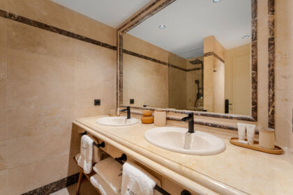 ae2e437b51b44167d4f74c324299326d - 17