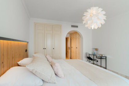 ae2e437b51b44167d4f74c324299326d - 18