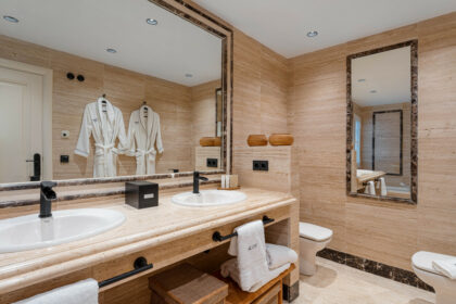 ae2e437b51b44167d4f74c324299326d - 20