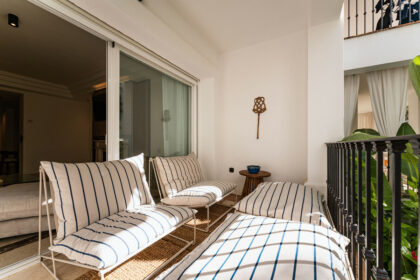 ae2e437b51b44167d4f74c324299326d - 7