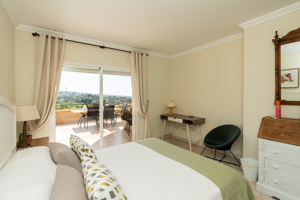 ae494a9afc5862b0e41b46cb8cc2ee57 - 18