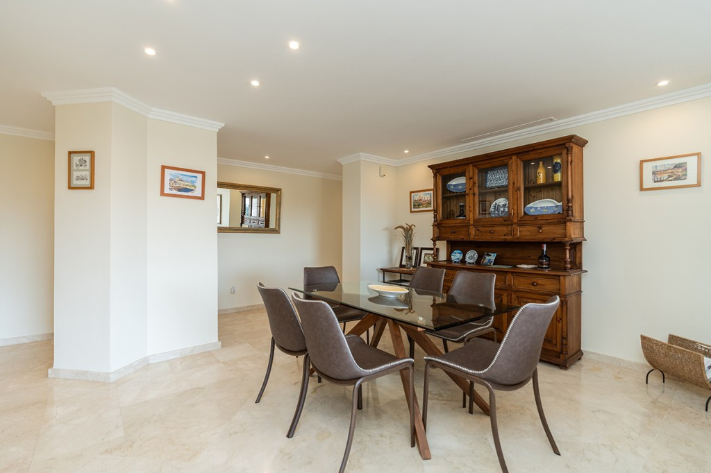 ae494a9afc5862b0e41b46cb8cc2ee57 - 25