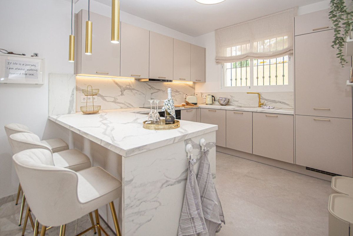 aea9ddeedde850ef5a541f442e52c287 - 17