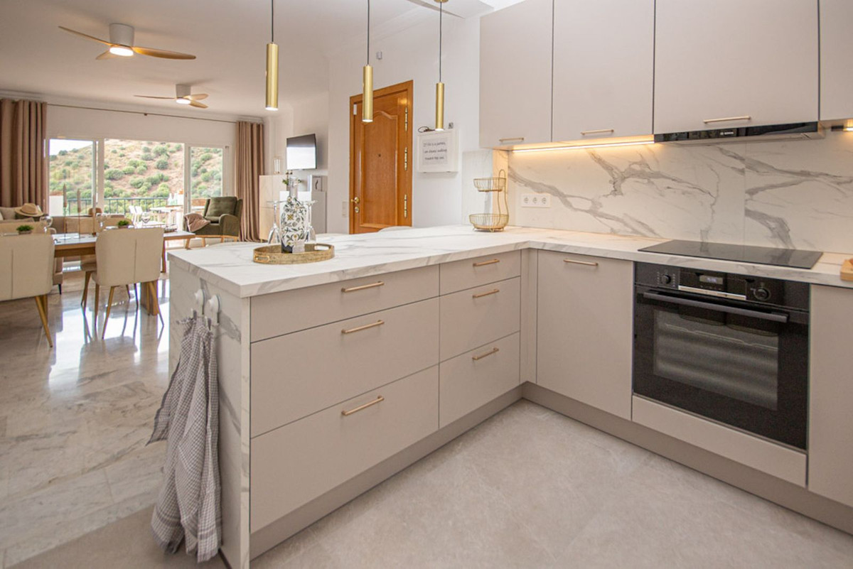 aea9ddeedde850ef5a541f442e52c287 - 19