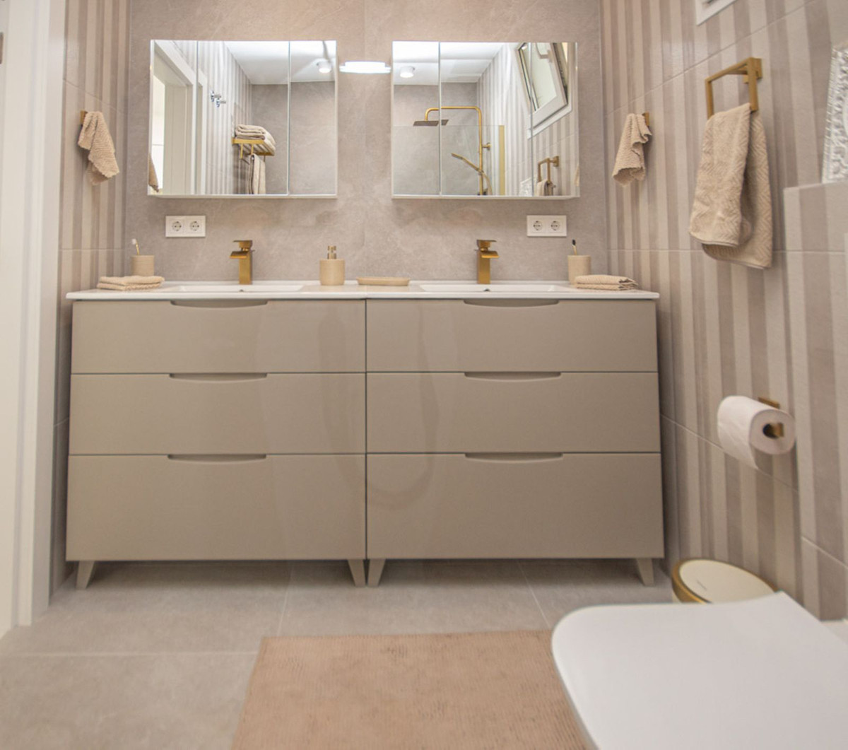 aea9ddeedde850ef5a541f442e52c287 - 44