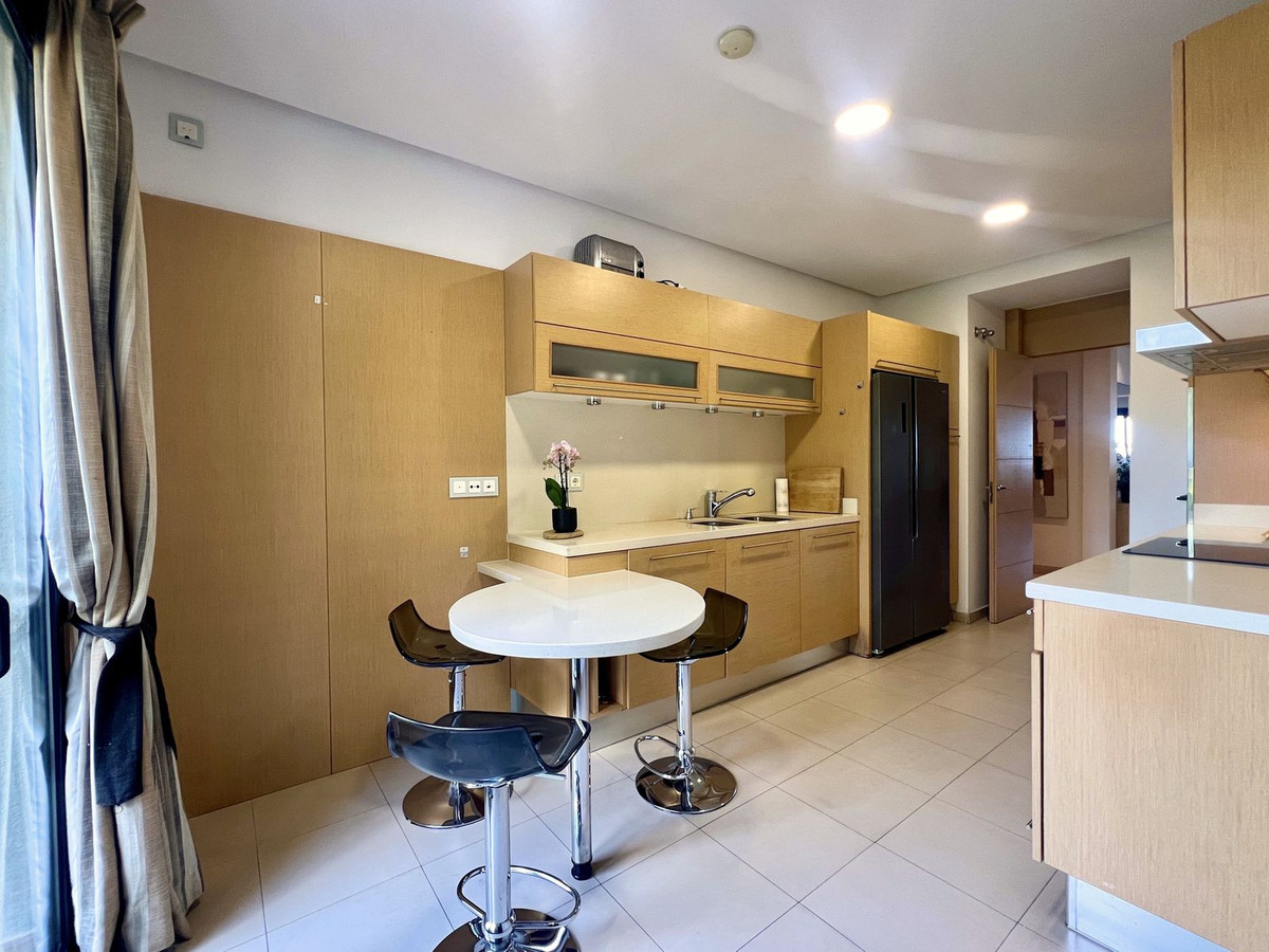 af1afcf2f0dbe86e8641f66cc401a4cb - 35