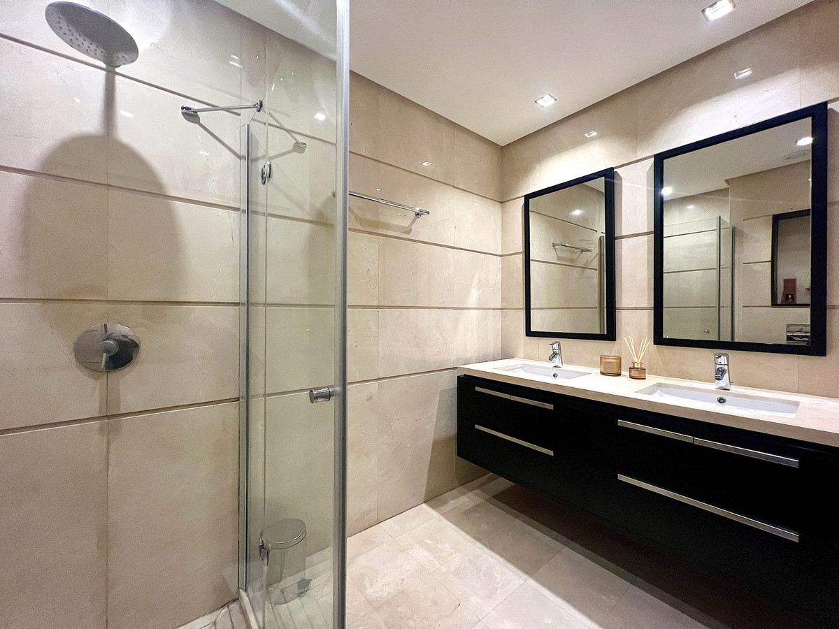 af1afcf2f0dbe86e8641f66cc401a4cb - 45