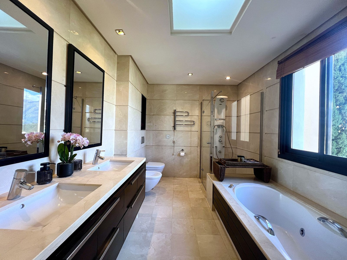 af1afcf2f0dbe86e8641f66cc401a4cb - 51