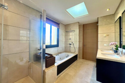 af1afcf2f0dbe86e8641f66cc401a4cb - 53