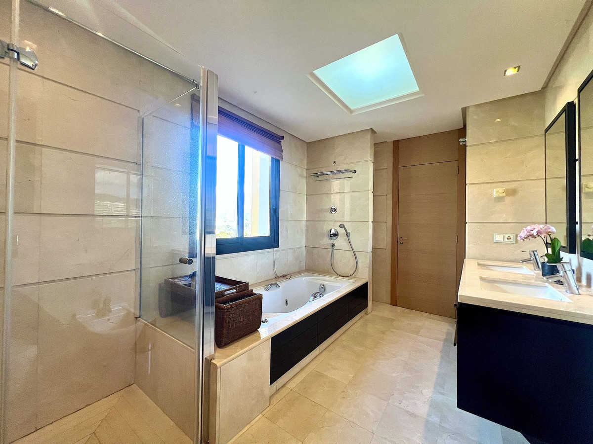 af1afcf2f0dbe86e8641f66cc401a4cb - 53