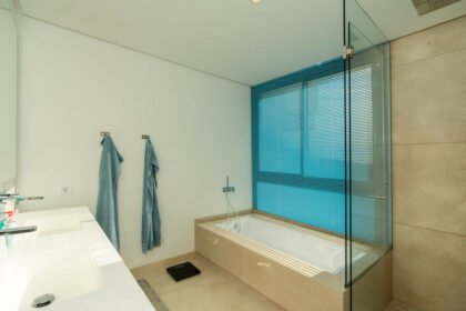 af6a9c1ffb9e4f9afccbc5c701838e0c - 8