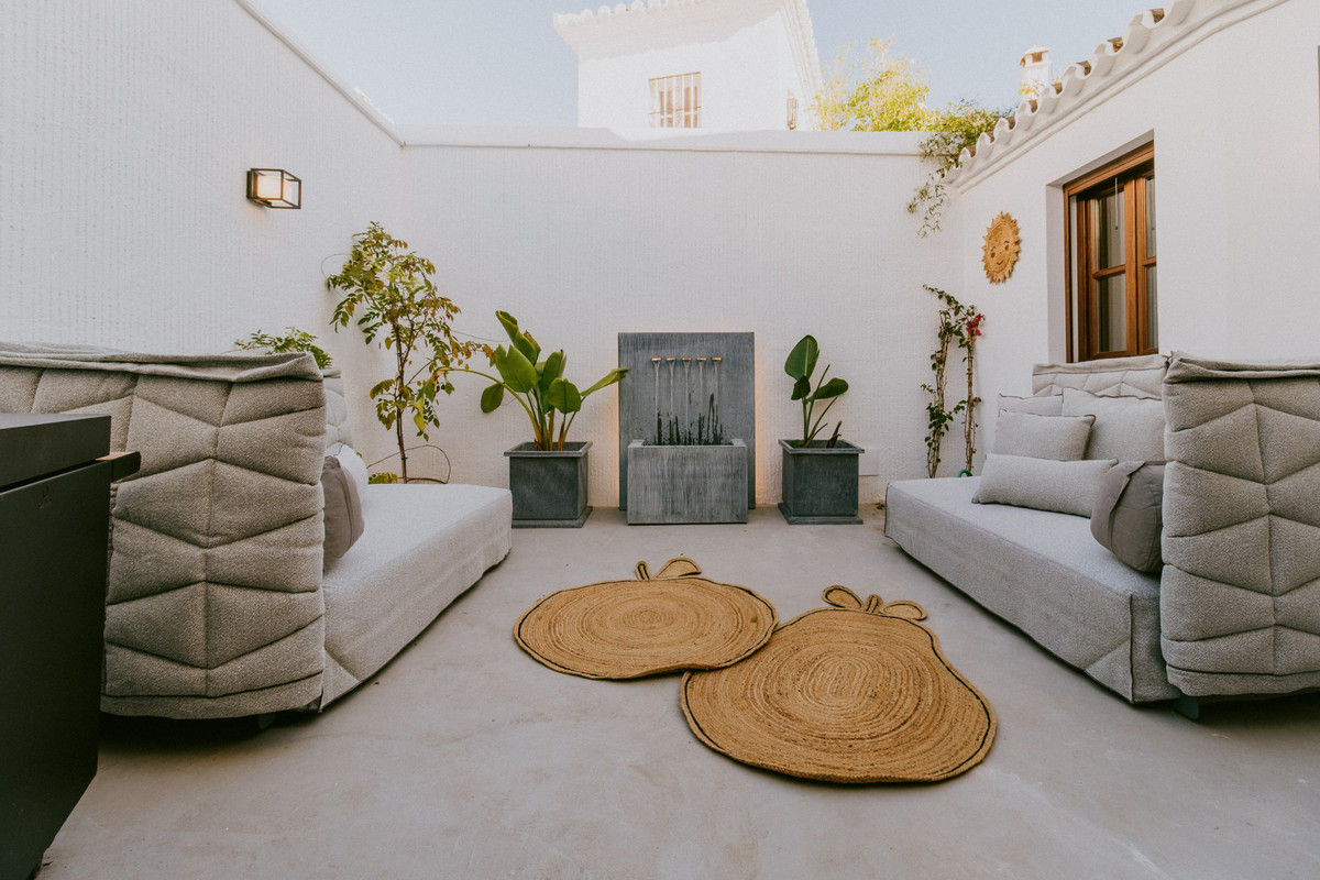 afc96164fd09be1eefce2e9ee7ca64f4 - 11