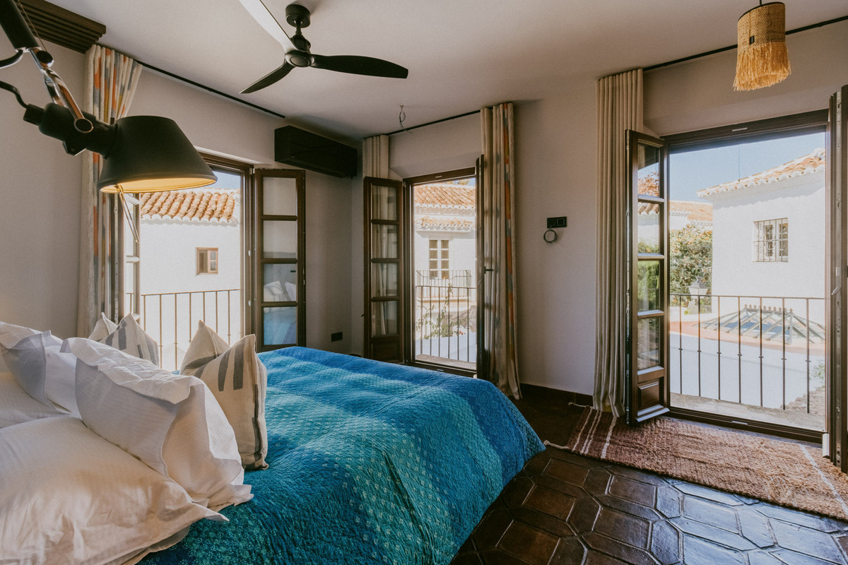 afc96164fd09be1eefce2e9ee7ca64f4 - 18