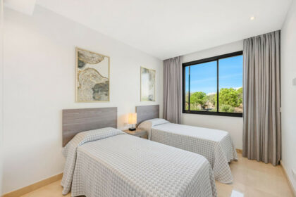 afec42f31752d1c28cf211dd68c857f9 - 15