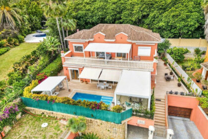 b071de3b02b8d2ad531405f2af9aef2e - 10