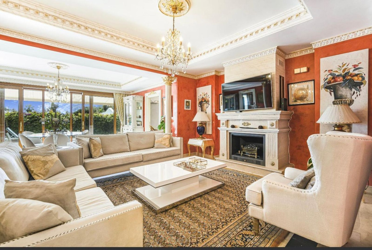 b071de3b02b8d2ad531405f2af9aef2e - 11