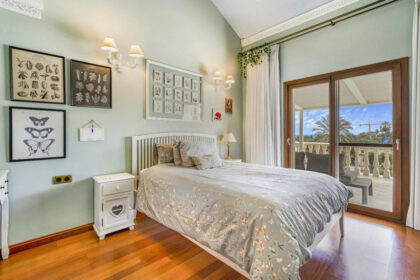 b071de3b02b8d2ad531405f2af9aef2e - 16