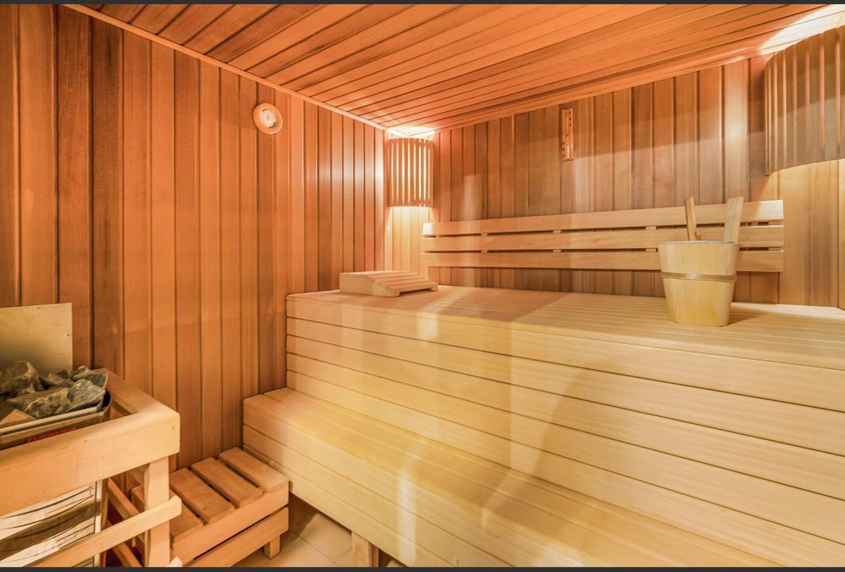 b071de3b02b8d2ad531405f2af9aef2e - 22