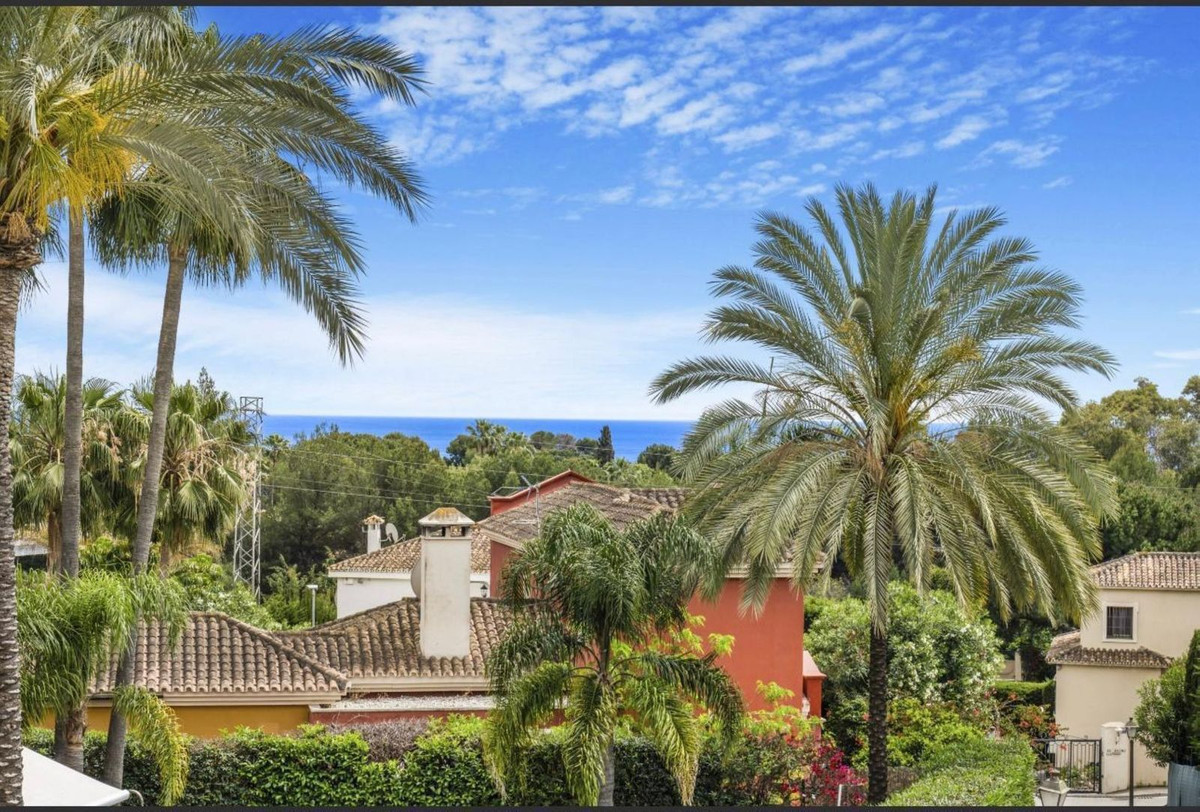 b071de3b02b8d2ad531405f2af9aef2e - 25