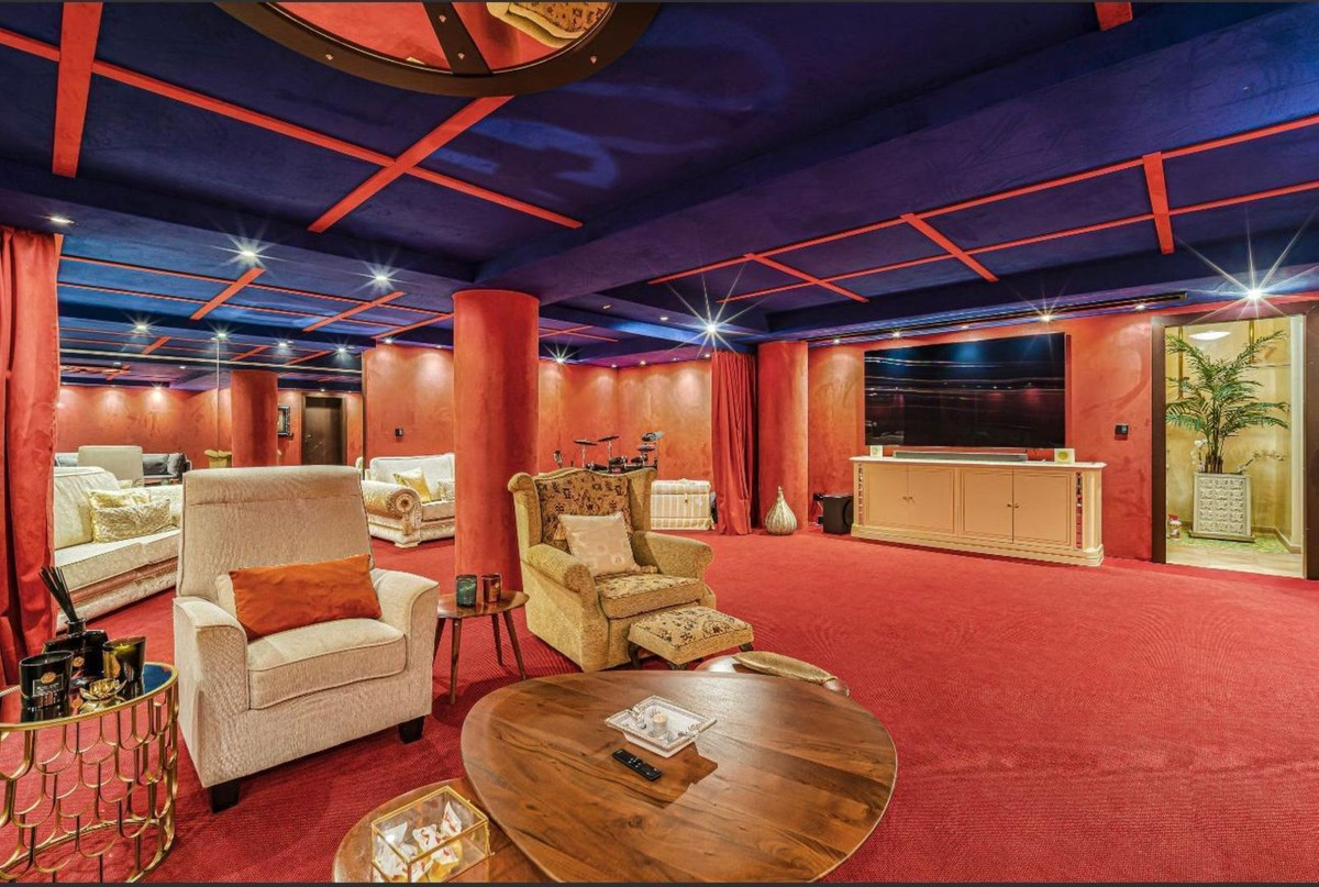 b071de3b02b8d2ad531405f2af9aef2e - 36