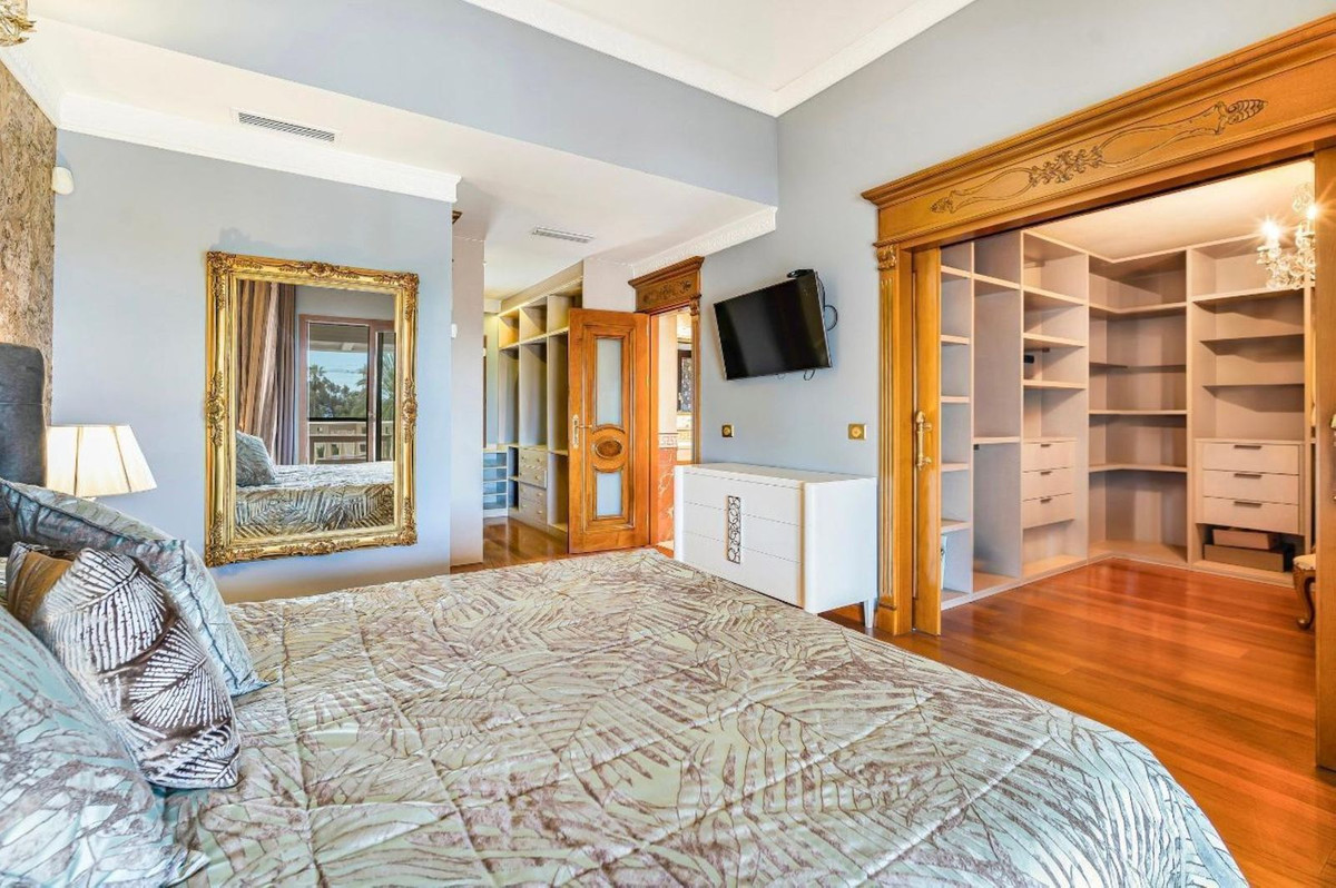 b071de3b02b8d2ad531405f2af9aef2e - 39