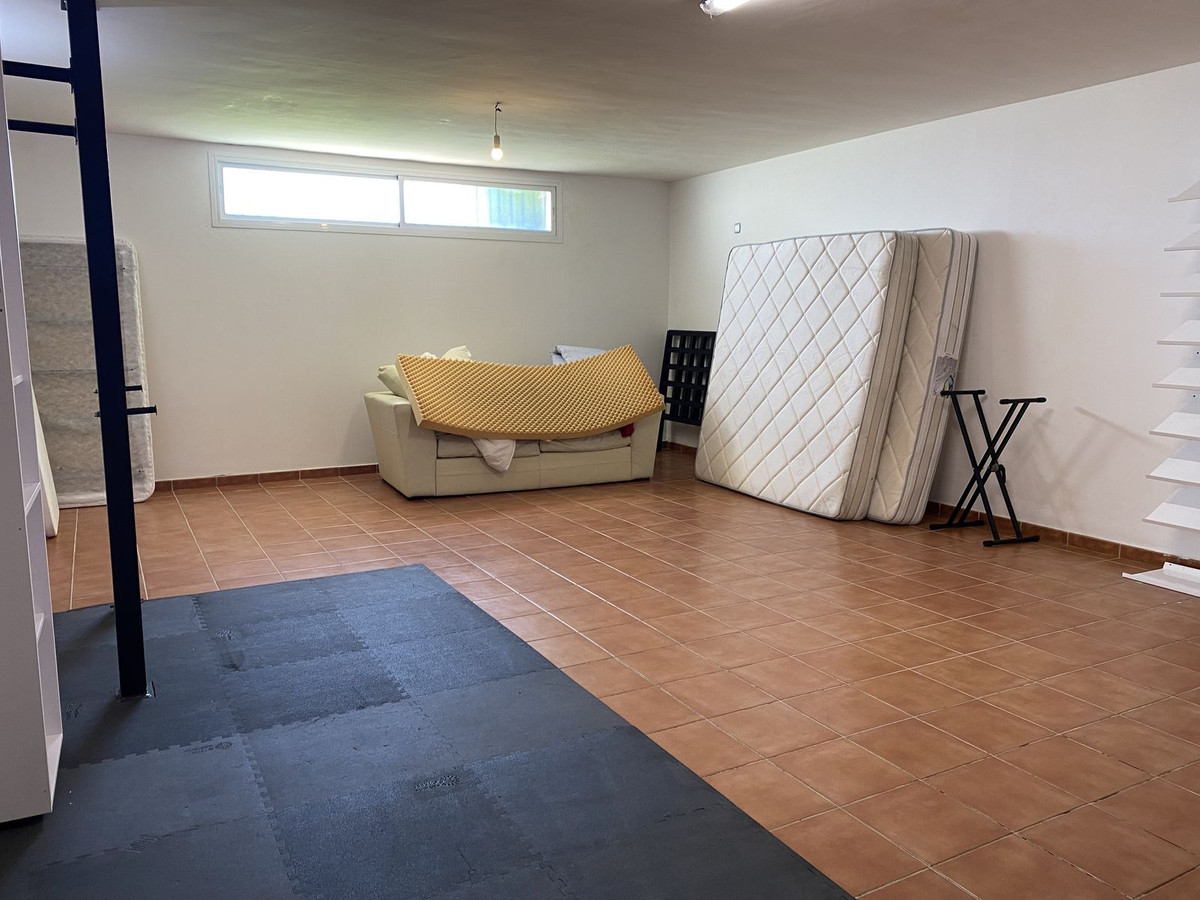 b0d132faca13483f72788cfe5ef4a7fa - 37