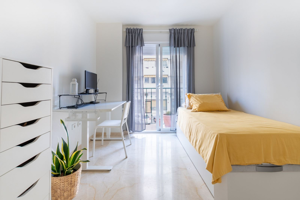 b1c37360b01e27ed9a43bcd4ab8f4104 - 17