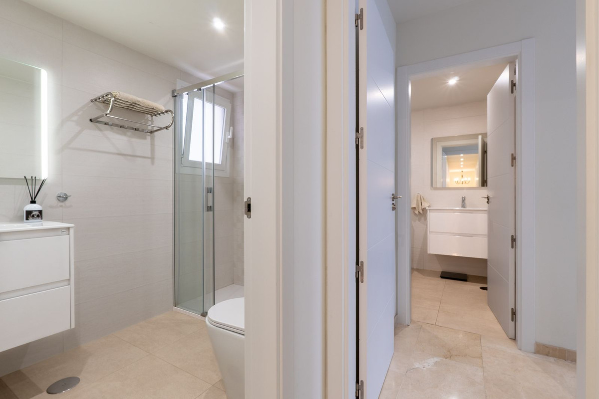 b1c37360b01e27ed9a43bcd4ab8f4104 - 18