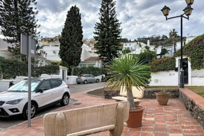 b25147d5bb30e7904bef89ba14c144de - 23