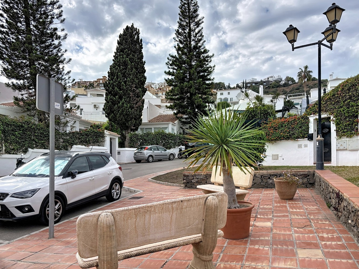 b25147d5bb30e7904bef89ba14c144de - 23