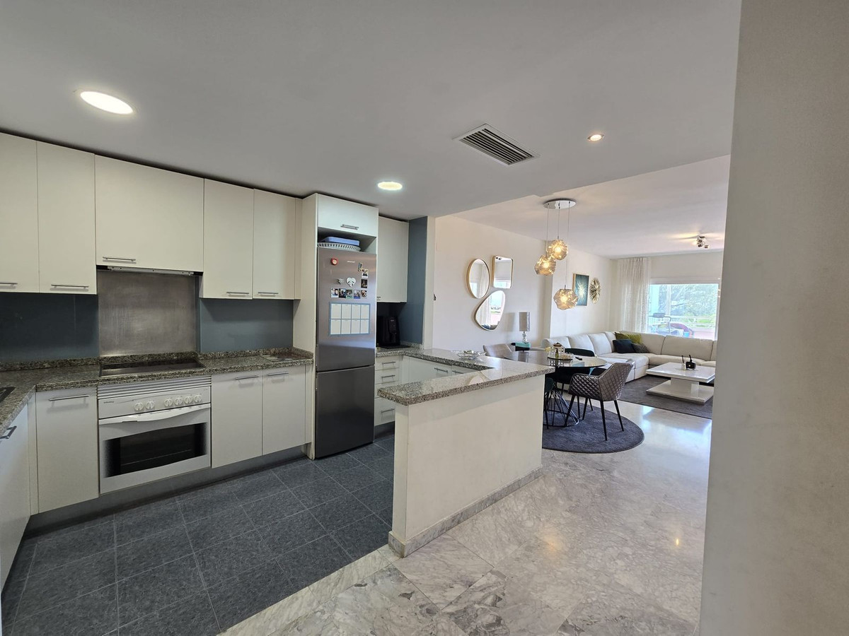 b3732bc38861bf69198ff82543f437ac - 22