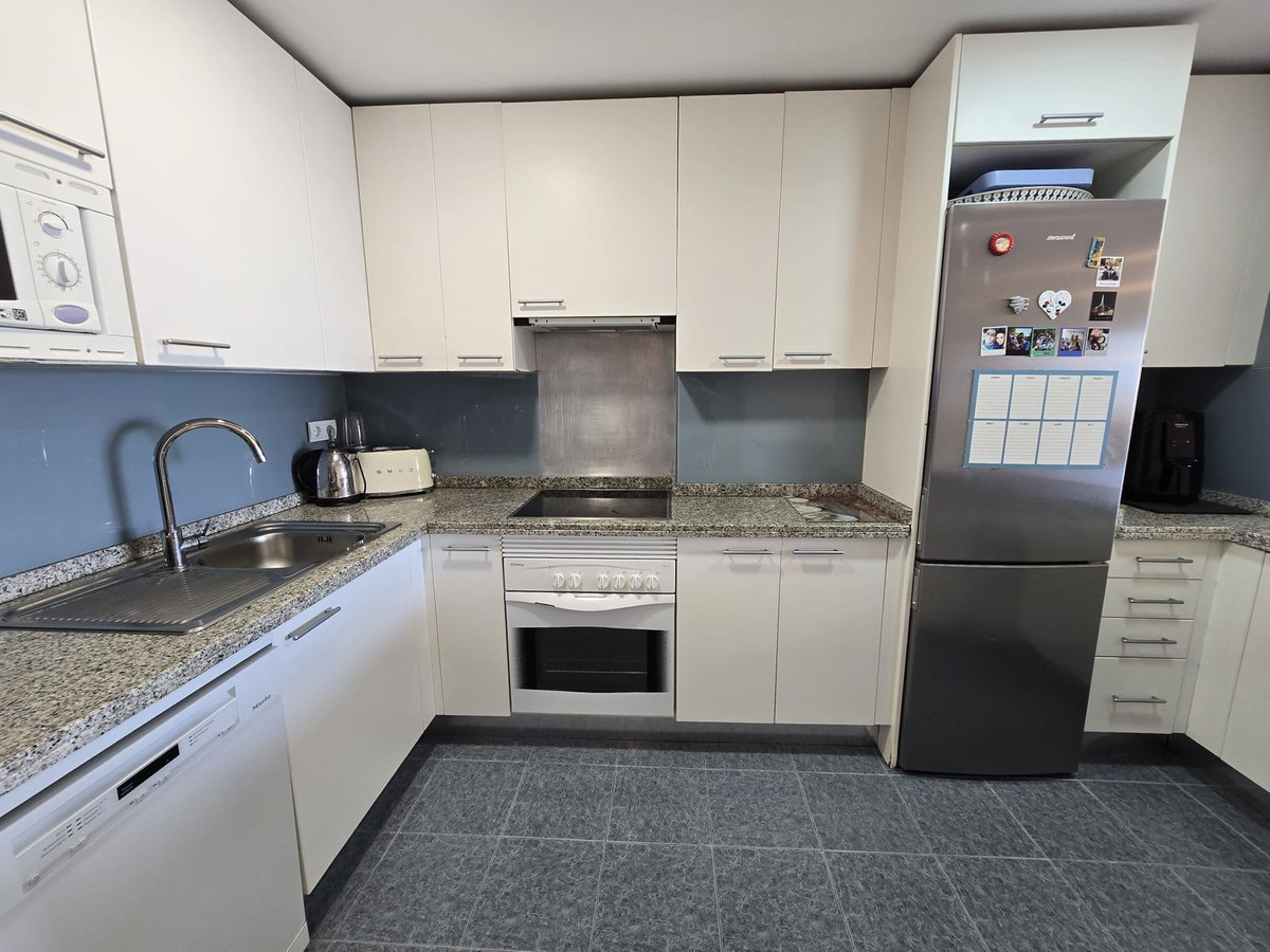 b3732bc38861bf69198ff82543f437ac - 23