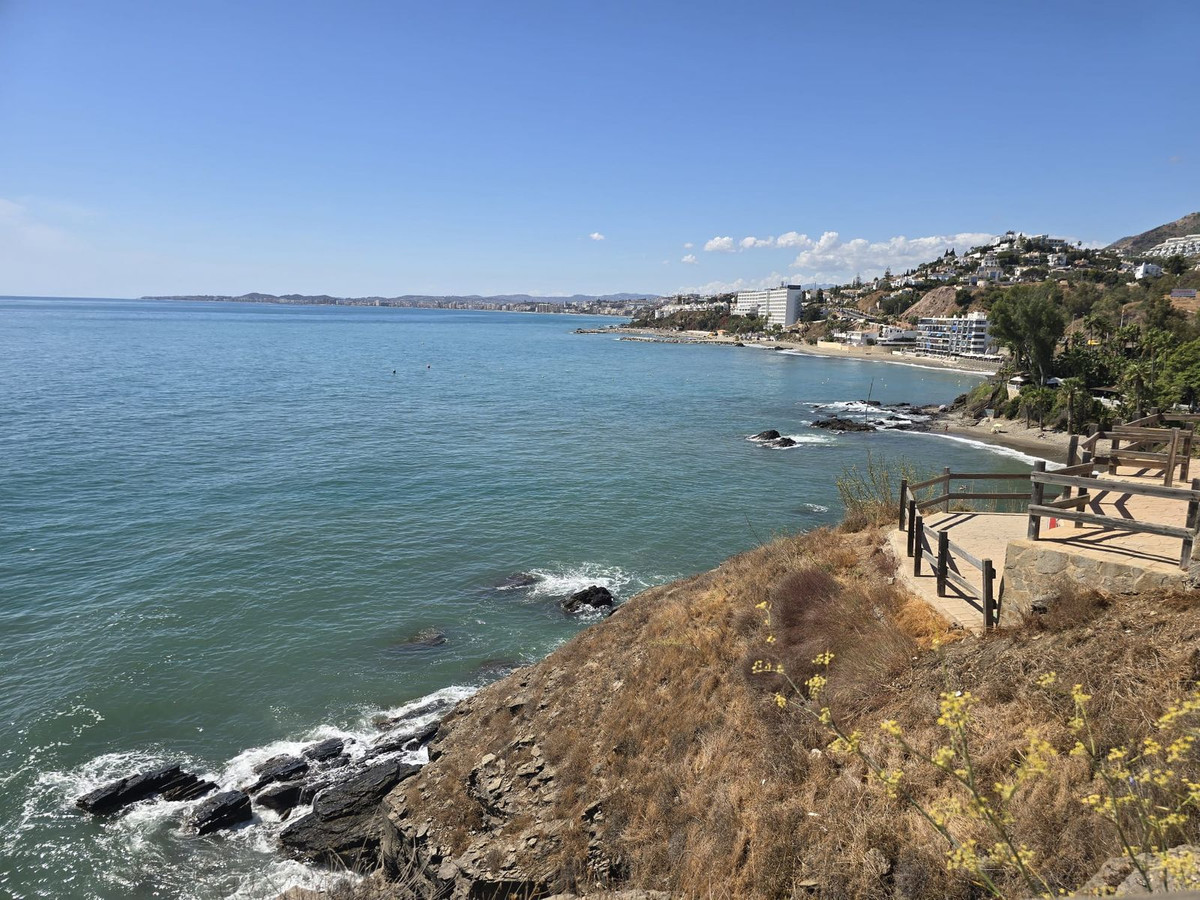 b3732bc38861bf69198ff82543f437ac - 3