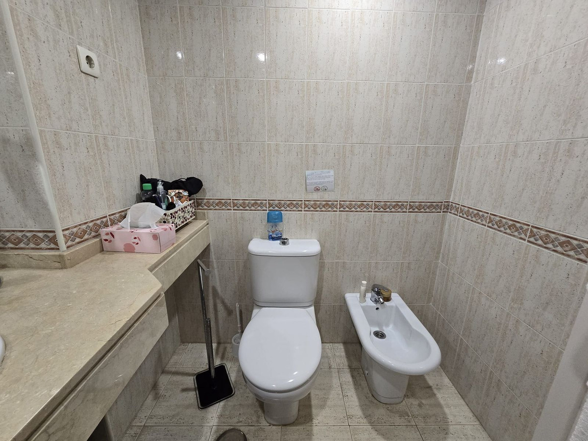 b3732bc38861bf69198ff82543f437ac - 34